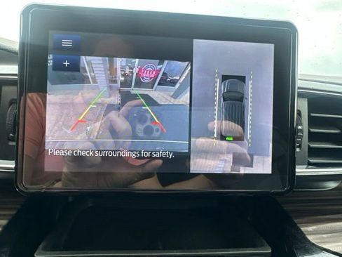Used 2022 Ford Explorer Limited w/ Equipment Group 301A AWD/4WD image 35
