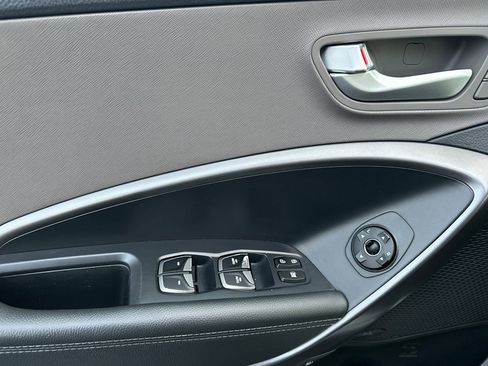 Used 2017 Hyundai Santa Fe Sport image 12