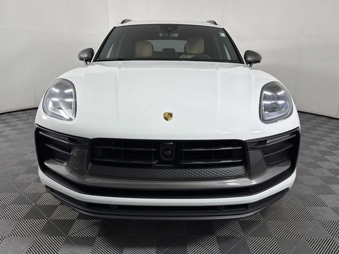 Used 2024 Porsche Macan AWD/4WD image 2