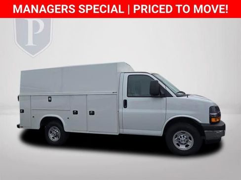 New 2025 Chevrolet Express 3500 w/ Power Convenience Package image 4