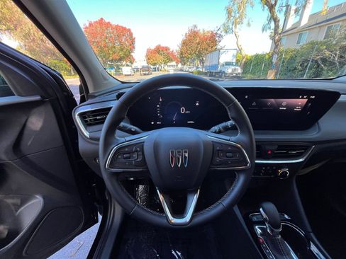 Used 2025 Buick Encore GX Preferred image 32