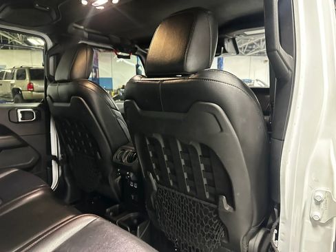 Used 2020 Jeep Gladiator Rubicon AWD/4WD image 18