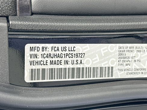 Used 2023 Jeep Grand Cherokee Altitude AWD/4WD image 30