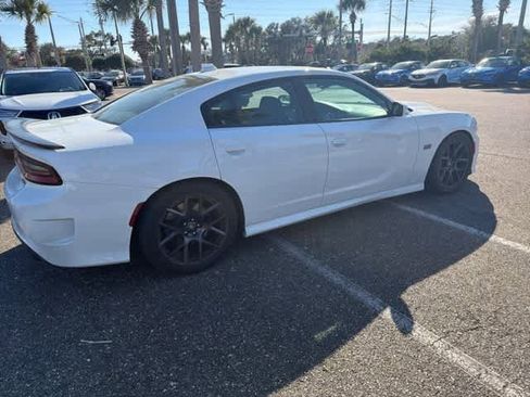 Used 2018 Dodge Charger R/T Scat Pack image 7
