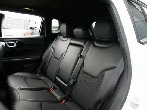 Used 2025 Jeep Compass Trailhawk image 26