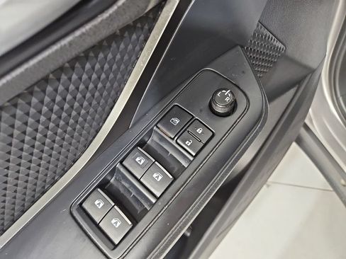 Used 2018 Toyota C-HR XLE FWD image 12