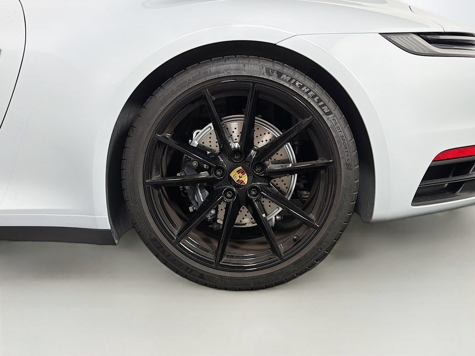 Used 2024 Porsche 911 Carrera RWD image 33