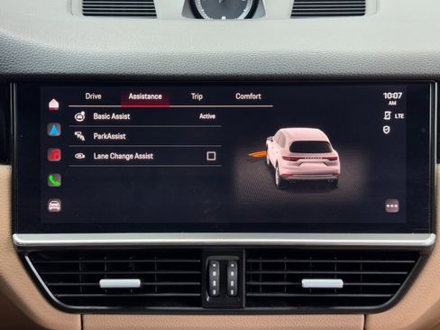 Used 2022 Porsche Cayenne image 28