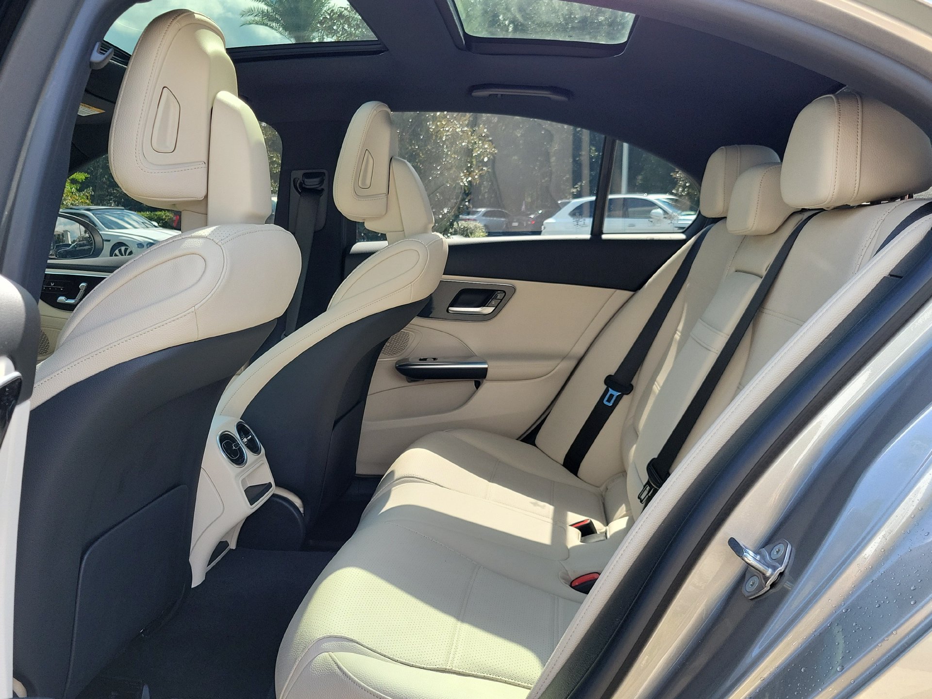 Used 2023 Mercedes-Benz C 300 Sedan image 15