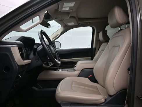 Used 2024 Ford Expedition Max Limited image 9