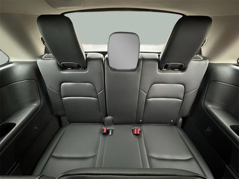 Used 2024 Nissan Pathfinder SL image 28