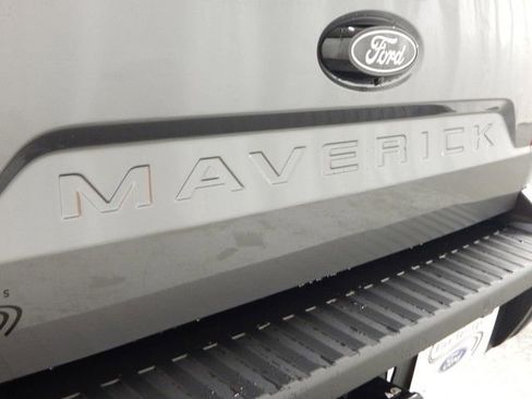 New 2025 Ford Maverick Lariat w/ Black Appearance Package image 7