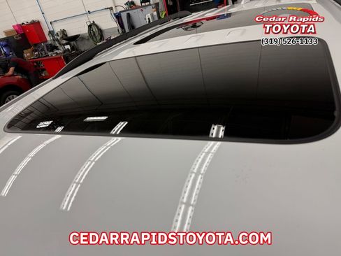 Used 2022 Chevrolet Traverse Premier w/ Redline Edition image 7