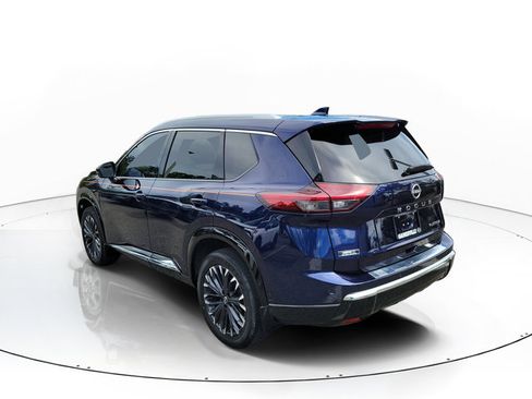 Used 2024 Nissan Rogue Platinum w/ Platinum Premium Package FWD image 3