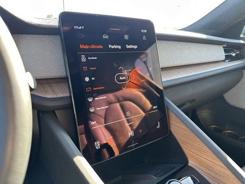 Used 2022 Polestar Polestar 2 w/ Performance Package image 18