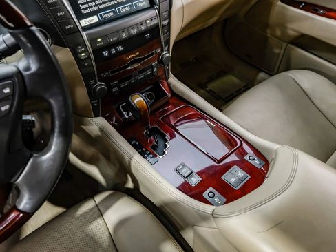 Used 2007 Lexus LS 460 RWD image 38