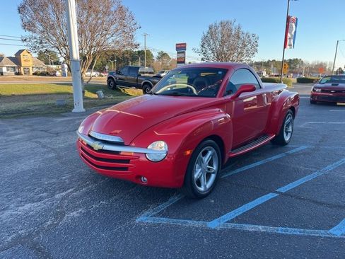 Used 2005 Chevrolet SSR w/ Preferred Equipment Group image 35