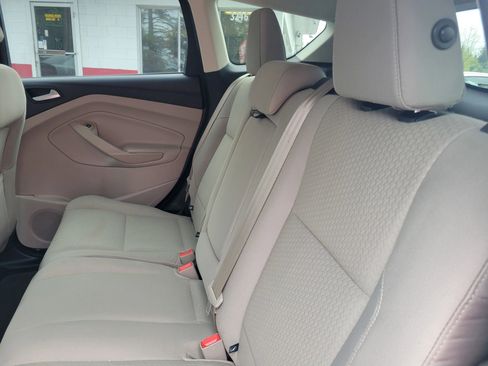 Used 2017 Ford Escape SE FWD image 11