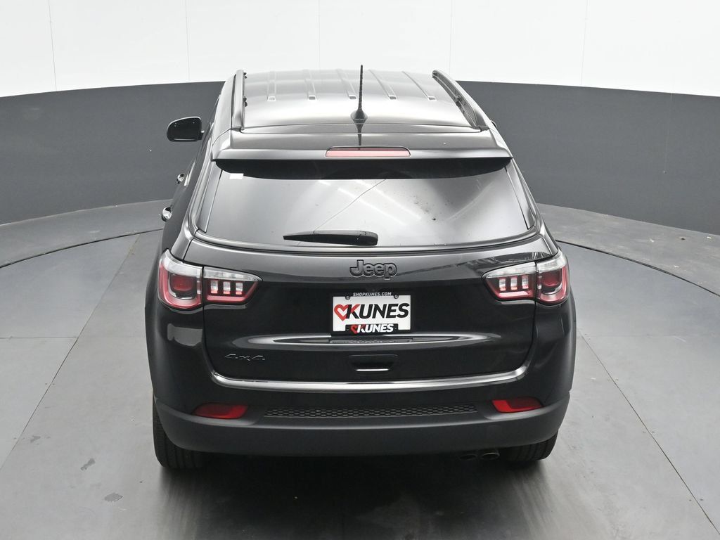Used 2022 Jeep Compass Latitude w/ Convenience Group AWD/4WD image 30