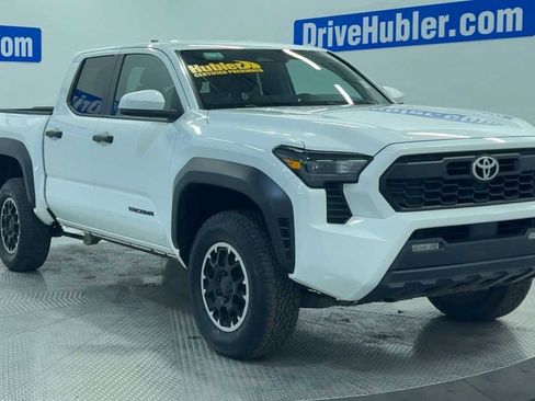 Used 2024 Toyota Tacoma TRD Off-Road image 2