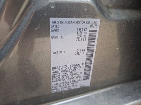 Used 2025 Nissan Altima 2.5 SV FWD image 30