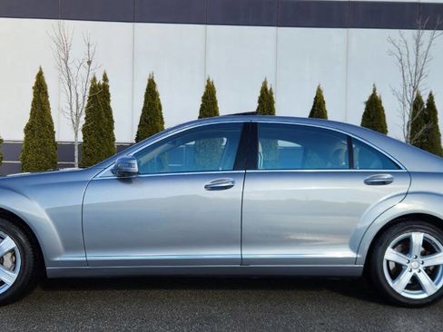 Used 2010 Mercedes-Benz S 550 4MATIC image 2