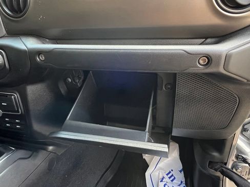 Used 2021 Jeep Gladiator Sport AWD/4WD image 23