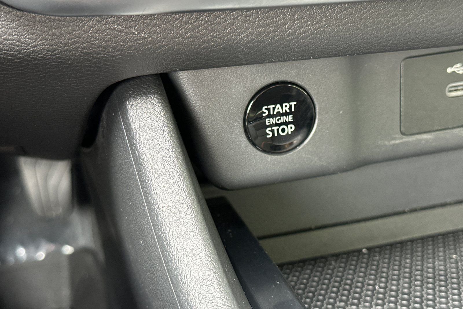 Used 2026 Nissan Rogue SV AWD/4WD image 25