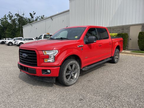 Used 2017 Ford F150 XLT w/ Equipment Group 302A Luxury AWD/4WD image 8
