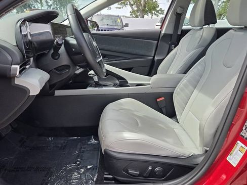 Used 2025 Hyundai Elantra Limited FWD image 10