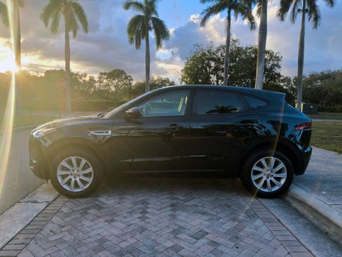 Used 2018 Jaguar E-PACE S image 11