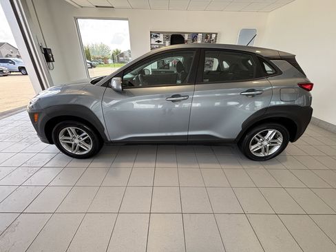 Used 2020 Hyundai Kona SE FWD image 2