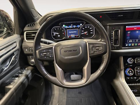 Used 2021 GMC Yukon Denali w/ Denali Premium Package image 13