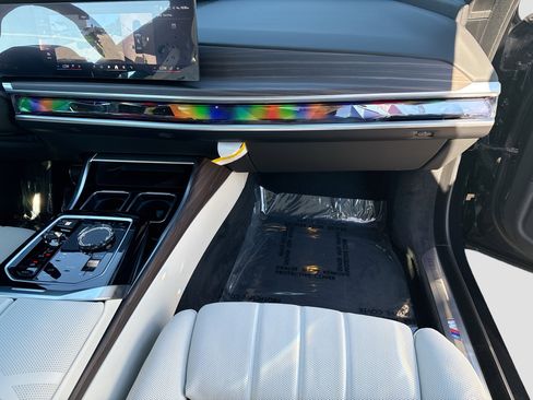 New 2026 BMW 750e xDrive 750e xDrive image 18