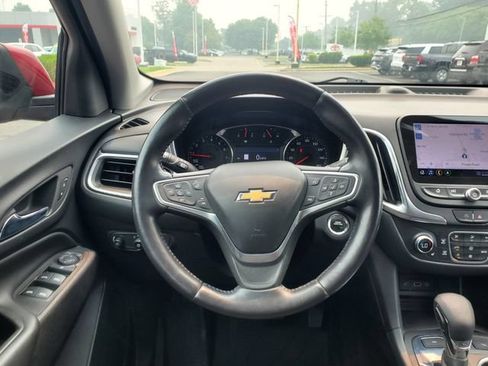 Used 2022 Chevrolet Equinox LT AWD/4WD image 14
