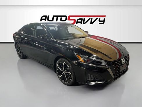 Used 2025 Nissan Altima 2.5 SR FWD image 1