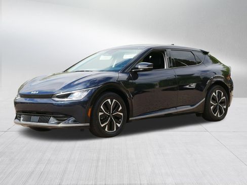 Certified 2023 Kia EV6 Wind AWD/4WD image 3