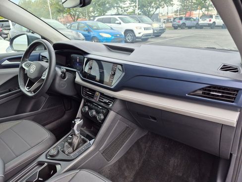 Used 2024 Volkswagen Taos SE w/ Panoramic Sunroof Package AWD/4WD image 31
