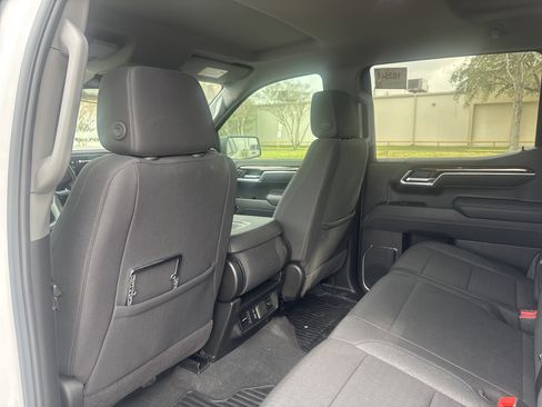 Used 2025 GMC Sierra 1500 Elevation image 8
