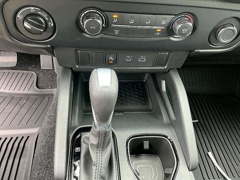 New 2026 Nissan Frontier SV image 17