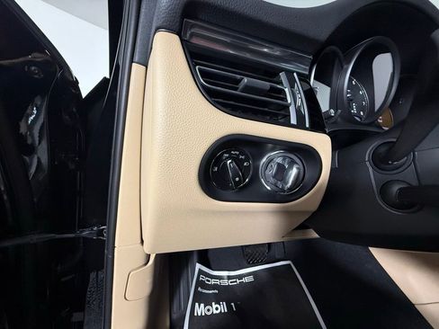 New 2025 Porsche Macan image 37