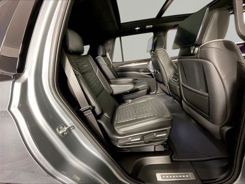 Certified 2025 Cadillac Escalade Sport Platinum w/ LPO, ONYX Package AWD/4WD image 25