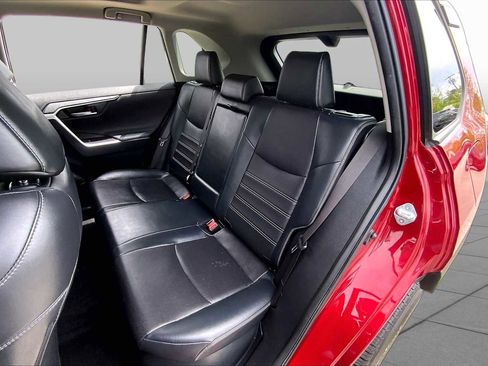 Used 2020 Toyota RAV4 Limited AWD/4WD image 21