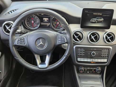Used 2018 Mercedes-Benz GLA 250 4MATIC image 10