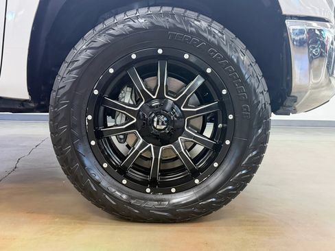 Used 2020 Toyota Tundra Limited w/ Limited Premium Package AWD/4WD image 8