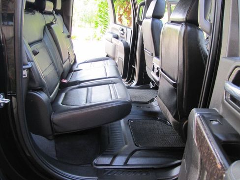 Used 2023 GMC Sierra 3500 Denali w/ Denali Black Diamond Edition AWD/4WD image 18