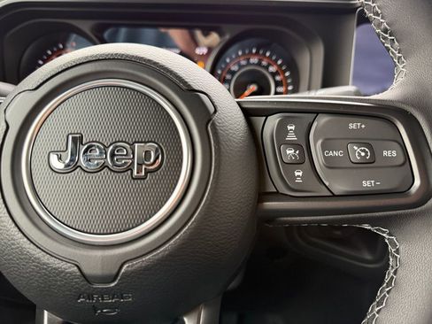 New 2026 Jeep Gladiator Mojave w/ Technology Group AWD/4WD image 26