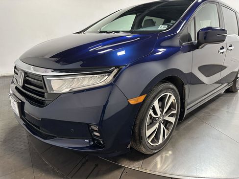 Certified 2024 Honda Odyssey Touring image 7