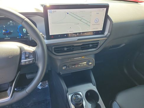 Certified 2025 Ford Bronco Sport Outer Banks w/ Outer Banks Tech Package+ AWD/4WD image 23