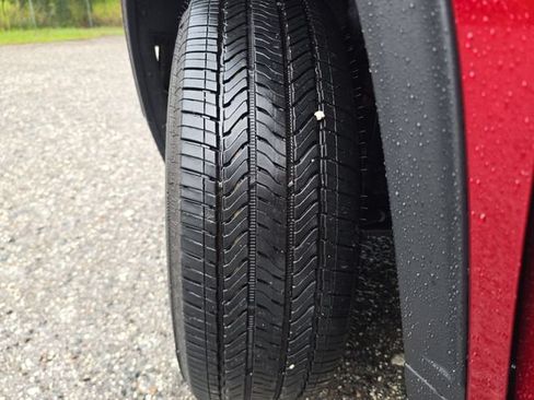 Used 2025 Chevrolet Traverse LT w/ LPO, Floor Liner Package FWD image 30
